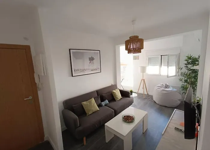 Estupendo Piso Renovado A 30 Metros De La Playa