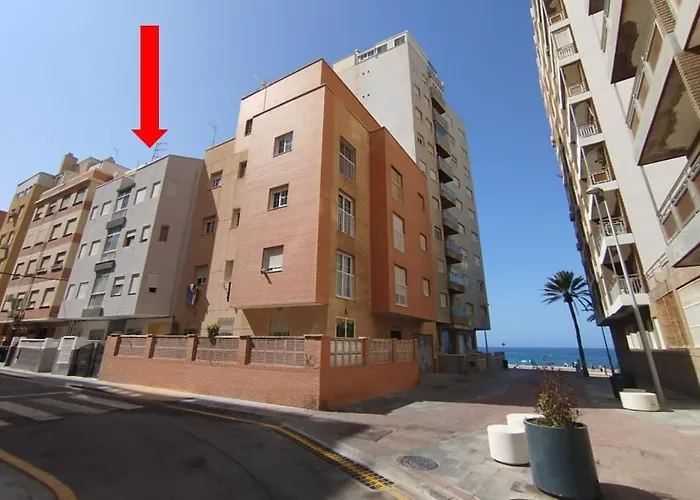 Estupendo Piso Renovado A 30 Metros De La Playa